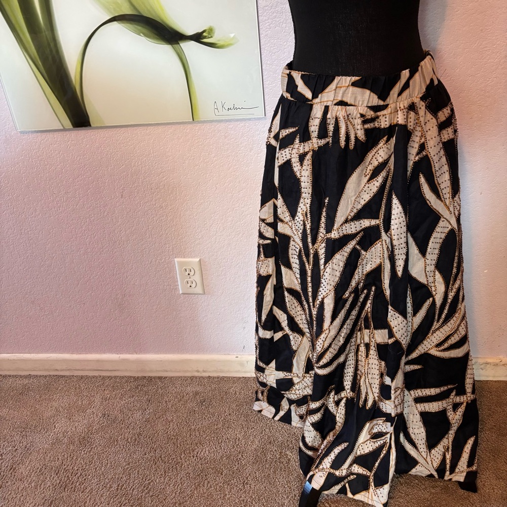Black and Cream Leaf-Print Maxi Skirt